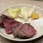 和風もつ料理 あらた - ネックスモーク。サクラチップの良い香りでとろける柔らかさ
