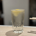 和風もつ料理 あらた - 特製ハイボールはコスパも良く、美味いつまみも重なって本当に止まらない