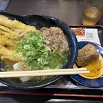 資さんうどん - 料理写真: