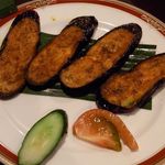 カーン・ケバブ・ビリヤニ - 焼いたナスの料理（サービスかな）