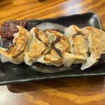 餃子のネオ大衆酒場 ニューカムラ - 元祖ビール専用餃子「焼き餃子」（5個入り)