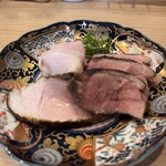 らーめんMAIKAGURA - ピンボケすんません、鴨ロース、肩ロース、ローストポーク