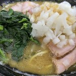 ラーメン 杉田家 - チャーシューメン　玉ねぎ