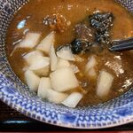 つけ麺 大輝 - 甘じょっぱい玉ネギはもはやピクルス。大量投入すると味が激変すると思うので適度に。