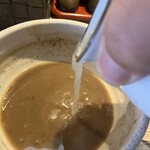 麺屋 宮本 - スープ割り投入