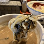 麺屋 宮本 - 海苔と一緒にズルズルっと