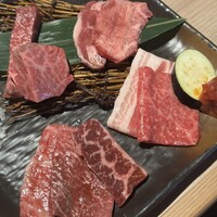 近江うし 焼肉 にくTATSU 青山本店 - 