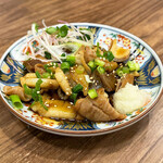 西成ホルモン焼き ニンニク添え