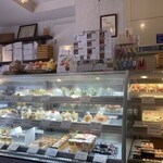 patisserie Frank's - ケーキ各種、パンも売っています
