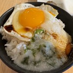 せんなぎ - TKGにオクラ、トロロ、半熟目玉焼き乗せ！