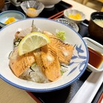 キッチン よろこんで - 炙り銀鮭丼