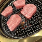 炭火焼肉 きらく亭 - 