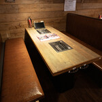 焼肉ホルモンミンちゃん - テーブル席