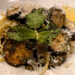 世田谷テーブル - ズッキーニを丸ごと一本使ったミントのパスタ 2,178円