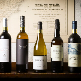 スペインワインが充実！料理や好みに合わせた提案も可能◎