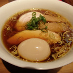 味玉醤油ラーメン（850円）