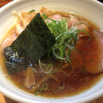 ラーメン巌哲 - 薄切りチャーシュー麺