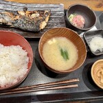 しんぱち食堂 - お料理 全景  お魚の向きが 逆です(´Д`；)焼きと、配膳は外国の人達 だからしょうがないですねー(^-^;)