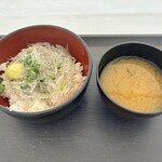 どんぶりハウス - 生シラス丼800円