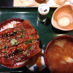 漁亭浜や - 穴子丼セット　ワタリガニのお味噌汁は超絶良い味