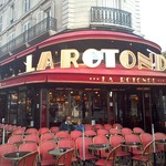 LA ROTONDE - 席がたくさんある入り口