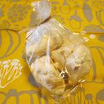 ママタルト - アーモンドのメレンゲ（1個60円）