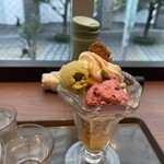 サンマルクカフェ - ピスタチオとカシスの塩キャラメルのパフェ¥770（税込み25年8月）