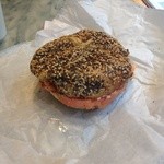 Ess-a-Bagel - ごまいっぱいのベーグル