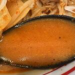 蒙古タンメン中本 - 香辛料の効いたスープは、食通をも唸らせます！