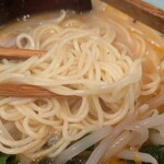 らーめん てっぺん家 - ストレート中細麺