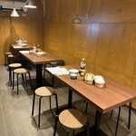 道半ば - ◎2階のテーブル席