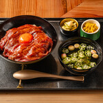 和牛専門 牛めし 前田優 - 