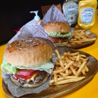 ハンバーガー LOVE LOVE THIS BURGER （ラブ ディス バーガー） - 北方