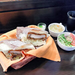 くるみ - ロースカツサンド、サラダ、スープ