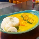 ダンカラホール - スパイスカレー[ランチ]