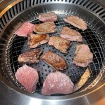 但馬牛とぼく 焼肉処 坐 - 
