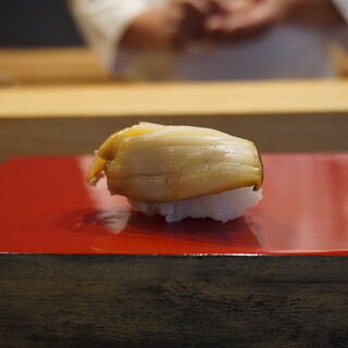 市場から仕入れる敦賀産地魚の握り寿司◎しゃりや酢も福井県産