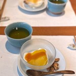 中華菜房 成の木 - マンゴーミルク豆腐