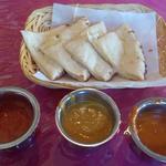 モンティマハル - チーズナンとカレー