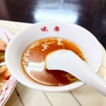 味楽 - "カタ焼き"に添えられている、絶品"中華スープ"。