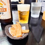 味楽 - ビールにサービスの"メンマ"。