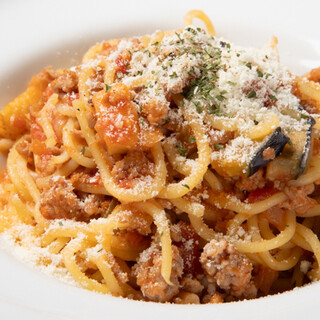 We take pride in our oven-baked pizzas, meat dishes, and fresh pasta! Lunch is also available!
