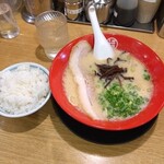 豚骨らーめん 福の軒 大宮店 - 特製ラーメンとライス