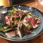 小浜温泉ワイナリーshop&restaurant小浜ワイン食堂 - 炙りシメサバのサラダ
