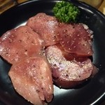 とん吉　食左衛門 - タン