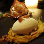 ラ・ボンヌターブル - 洋なしのロースト、ラムレーズンのアイスクリーム、アールグレイ香るスコーン、バニラ香る栗カボチャ、クルミのプラリネ