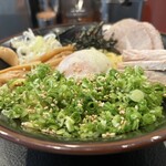 東京油組総本店 - 料理写真:辛味噌油そば(スペシャルトッピングB・チャーシュー2枚、ねぎゴマ、半熟たまご)