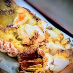 お食事処 まなつ - 身は食べやすくカットされています。ちゃんとプリプリ。特有の匂いは若干有るものの、お味噌の香ばしさで、さほど気にならず。