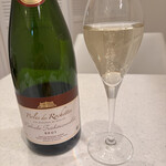 フランス料理 タンモア - 〈泡 「ドメーヌマルタン ペールデロシェット」(ロワール、グロプラン主体）〉