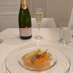 フランス料理 タンモア - ◎アミューズ：ワカサギのエスカベッシュ、ロワール産ホワイトアスパラ、ハマグリとトマトのジュレ